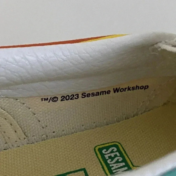 VANS X SESAME STREET Kids Classic Slip Ons Sneakers Shoes US Size 1.5 NEW! - Picture 10 of 12